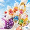 Calpis Show 可爾必思煙油 30mg 多口味主圖 Calpis Show 可爾必思煙油 30mg 主圖,展示原味、葡萄、草莓、蘋果、蜜桃與奇異果風味瓶身,搭配乳酸飲品、百香果、葡萄、草莓與冰塊背景